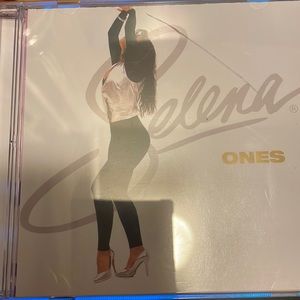 Selena ones
